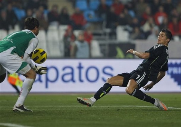 cristiano ronaldo real madrid 2011 free kick. and saved Real Madrid with